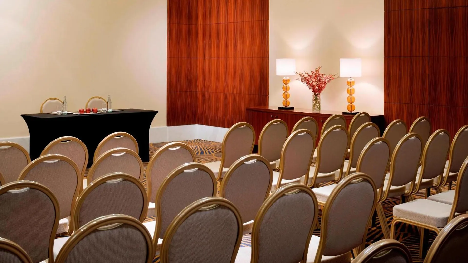 Marriott Hotel Al Jaddaf, Дубай