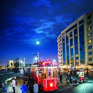 Отель Taksim Square ****